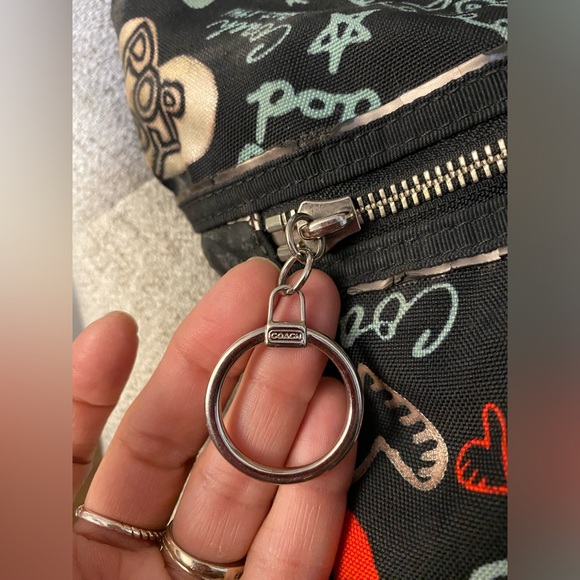COACH Poppy Tote ❤️🖤🥰 - Picture 4 of 14